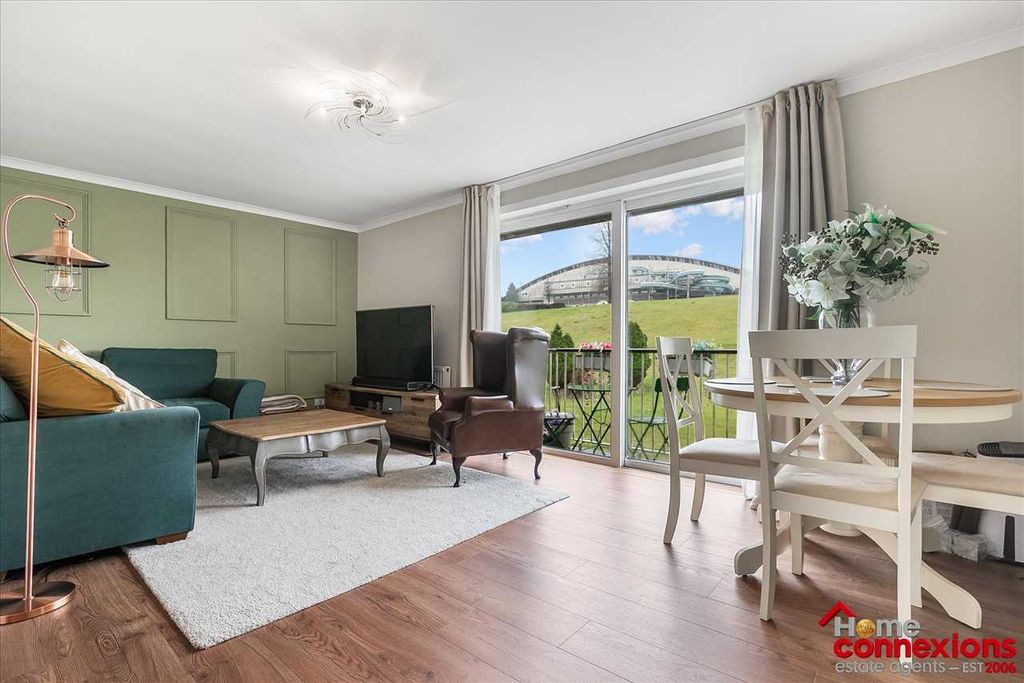 Property photo 2 of 19