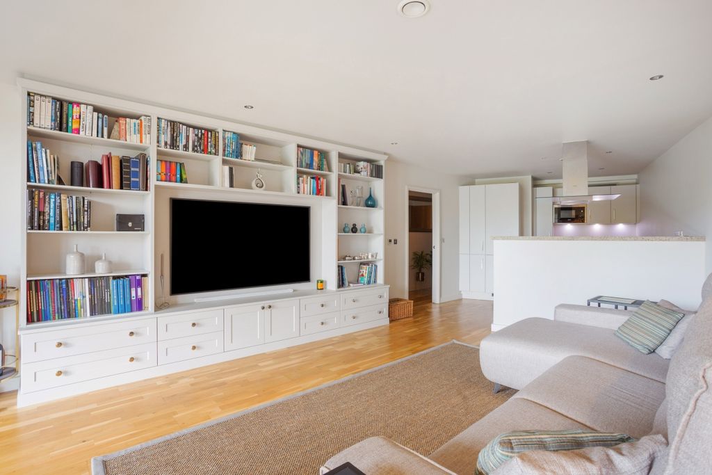 Property photo 3 of 18 Reception Room