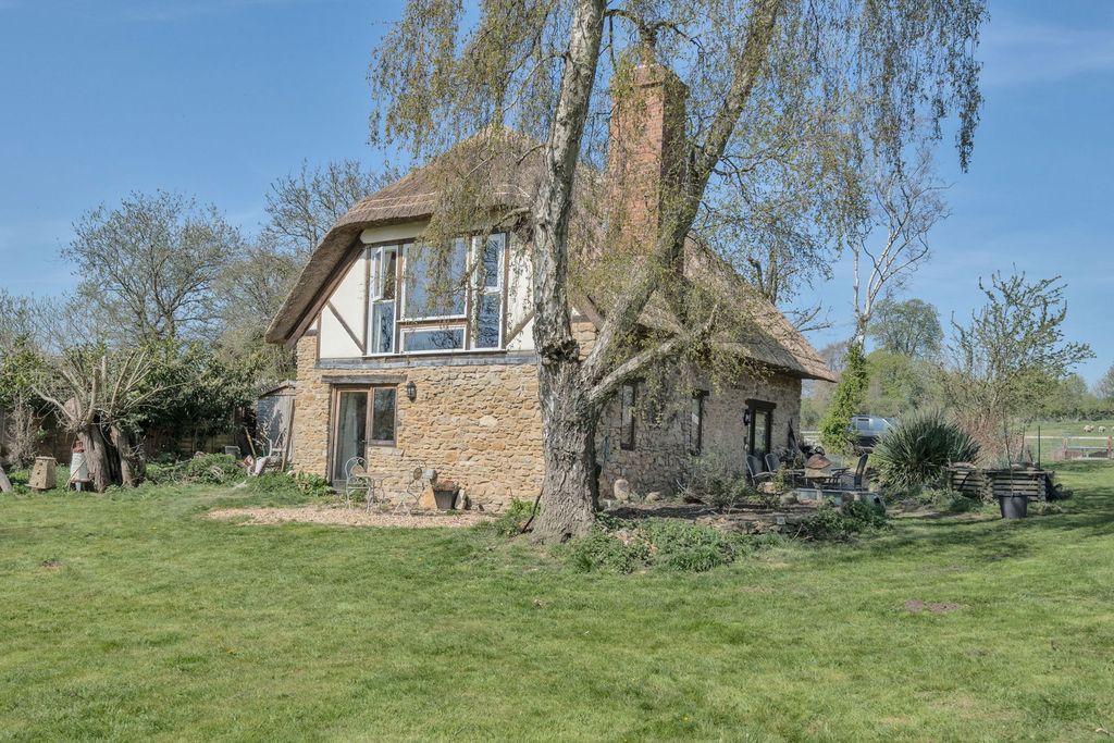 Property photo 3 of 35