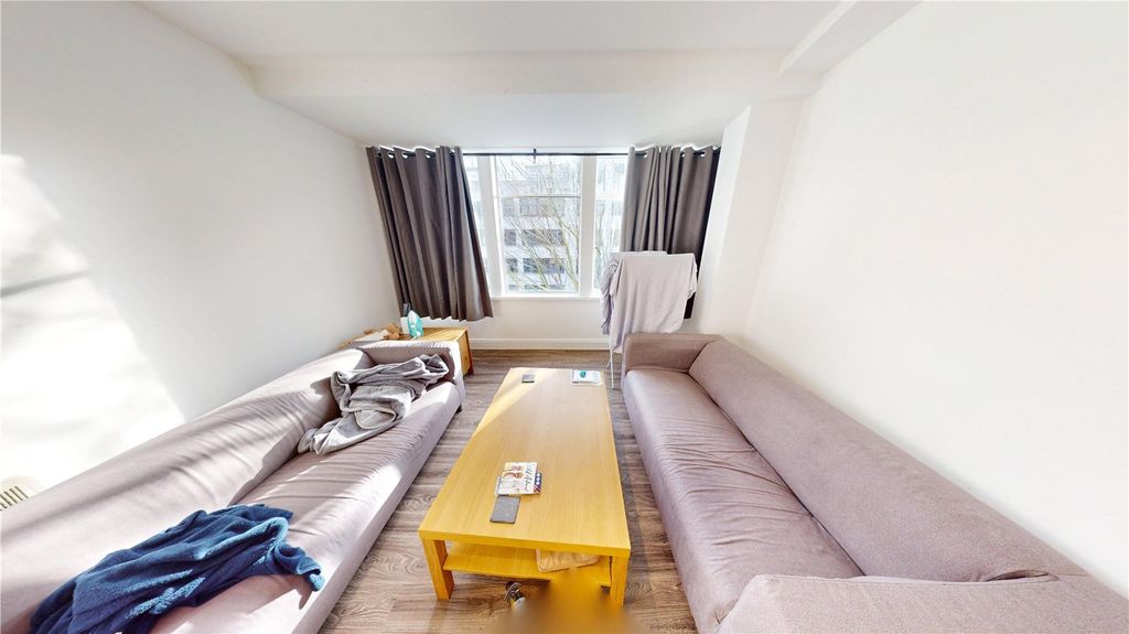 Property photo 3 of 7 Picture No. 06