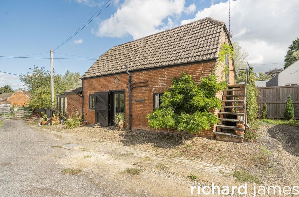 Property photo 1 of 29 3c32Fb9E1Bc940259Cbf30E2c84A4A1d