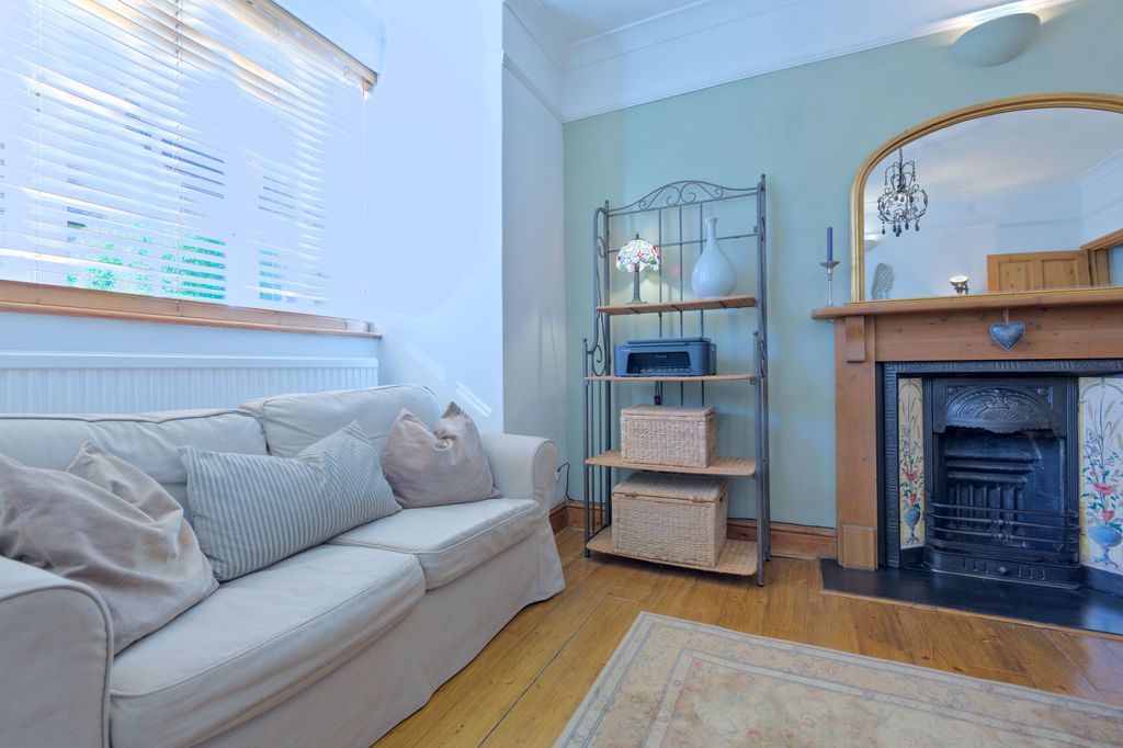 Property photo 3 of 14 Photo 12