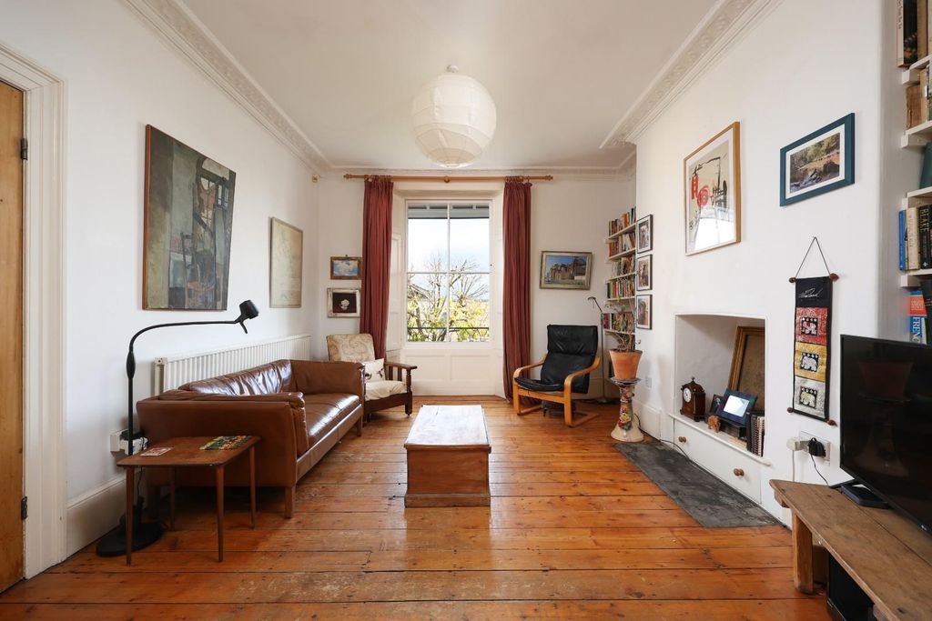 Property photo 3 of 40 19 Fremantle Road 14.Jpg