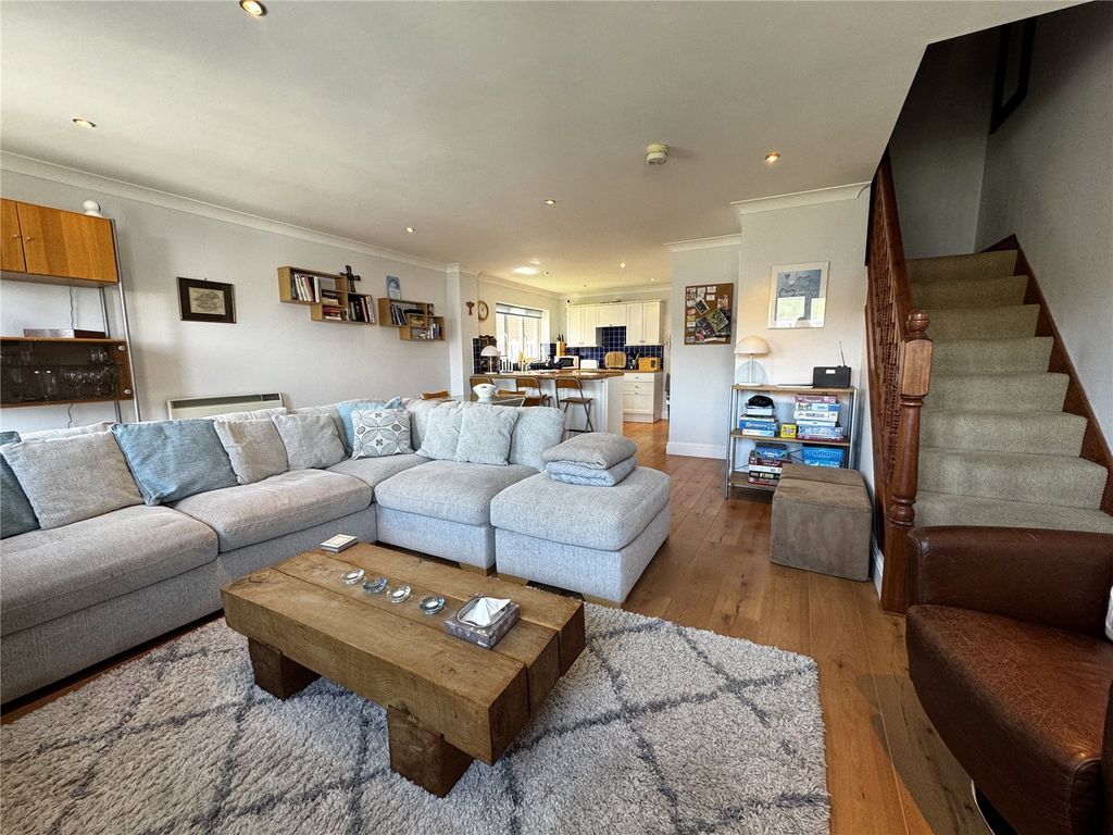 Property photo 3 of 20 Picture No. 18