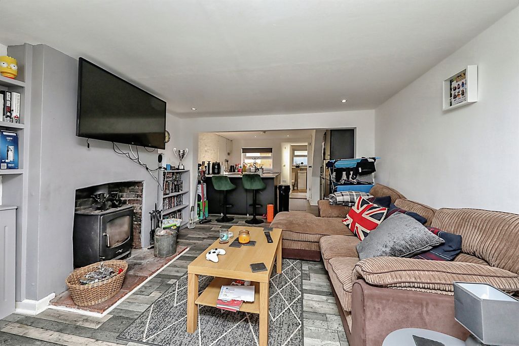 Property photo 3 of 16