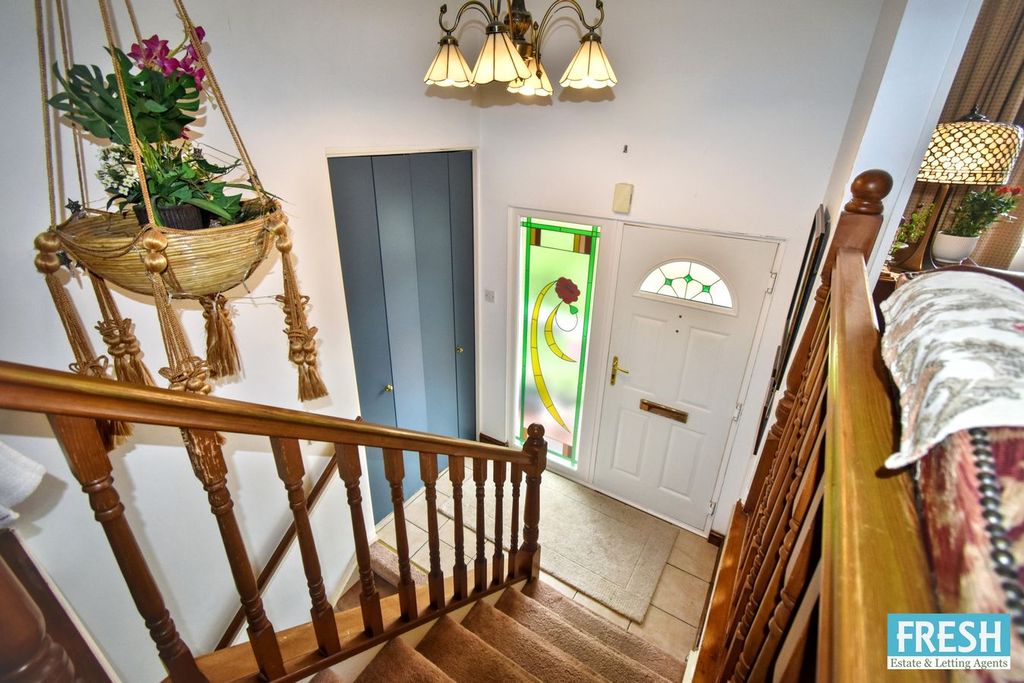 Property photo 2 of 43