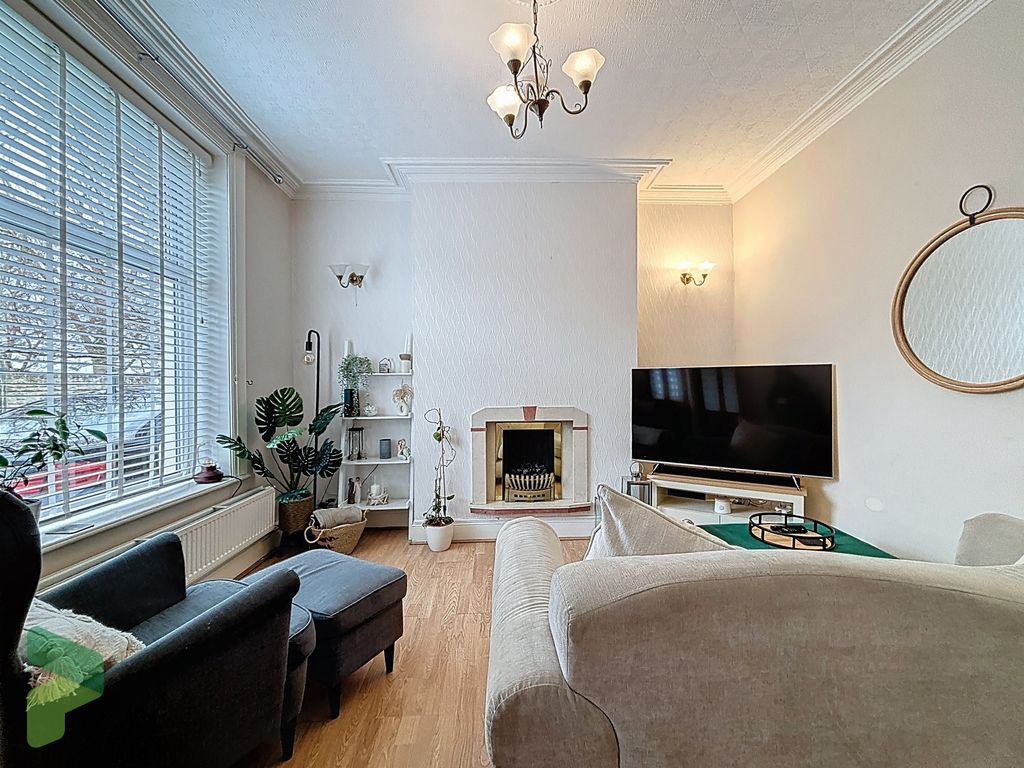 Property photo 3 of 10 Living Room