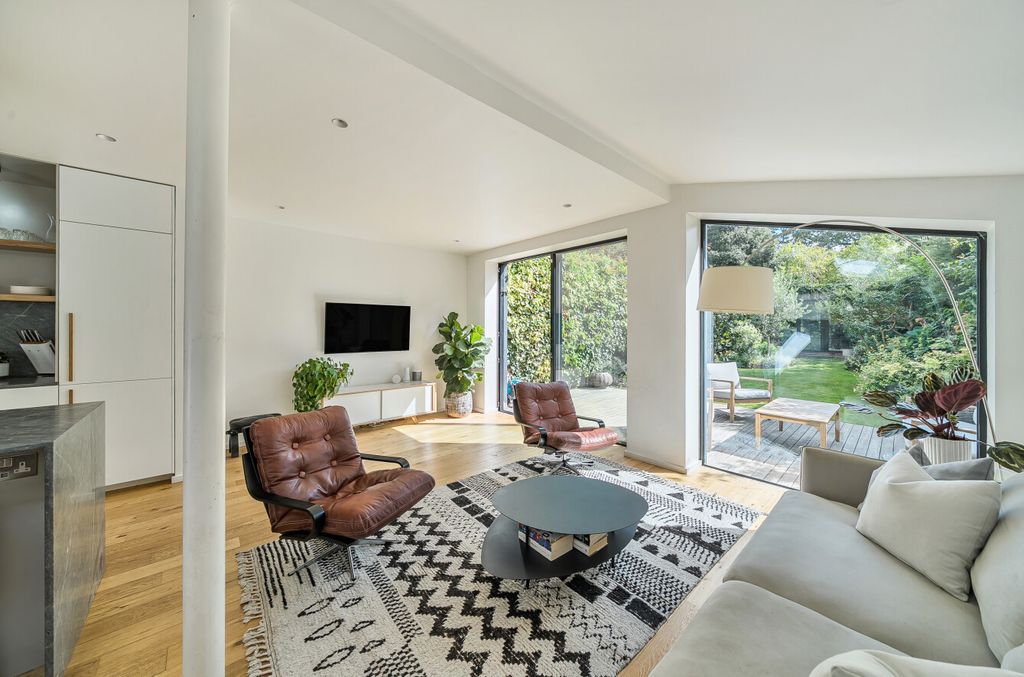 Property photo 2 of 23 1345491-10-68B061...