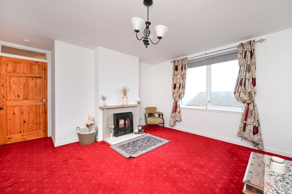 Property photo 3 of 35