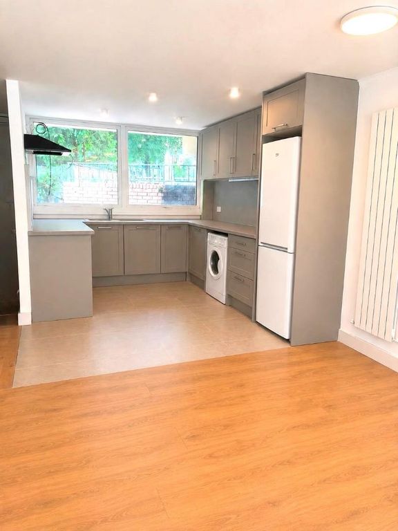 Property photo 2 of 8 Kitchen.Jpg