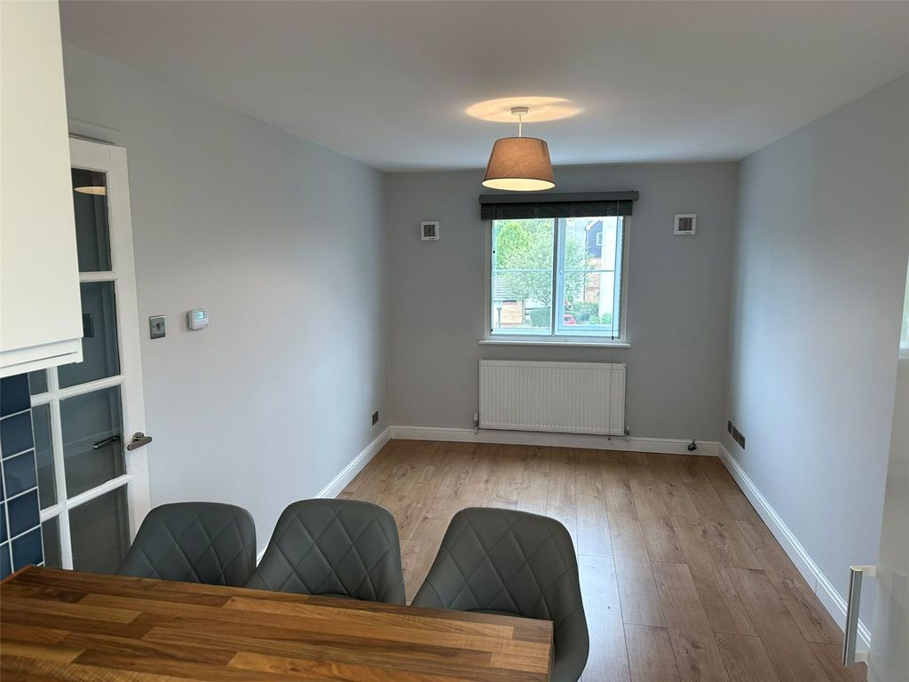 Property photo 3 of 5 Lounge Area