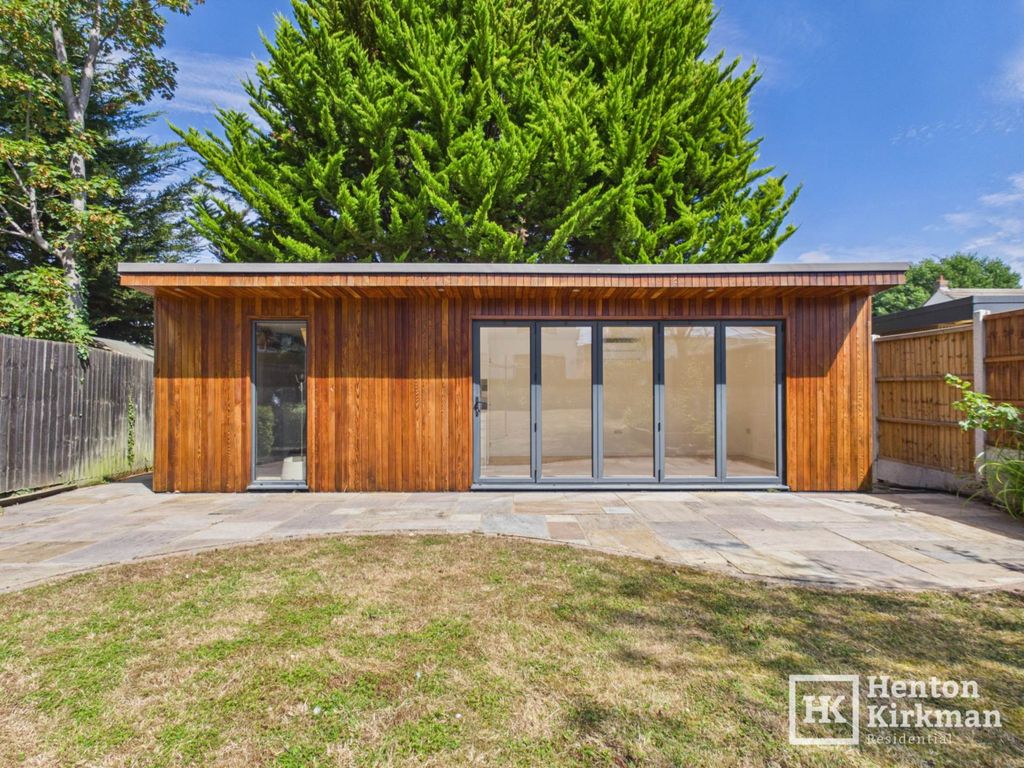 Property photo 2 of 35