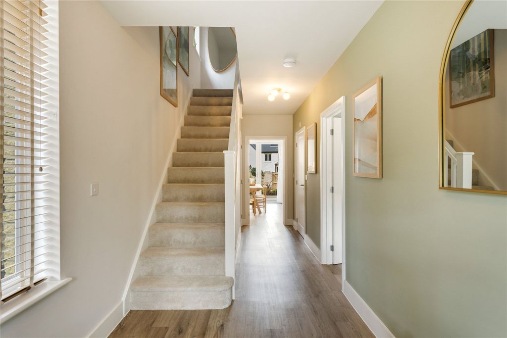 Property photo 3 of 15 Entrance Hall
