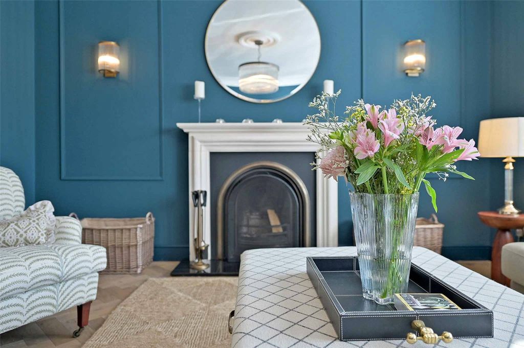 Property photo 3 of 20 Sitting Room