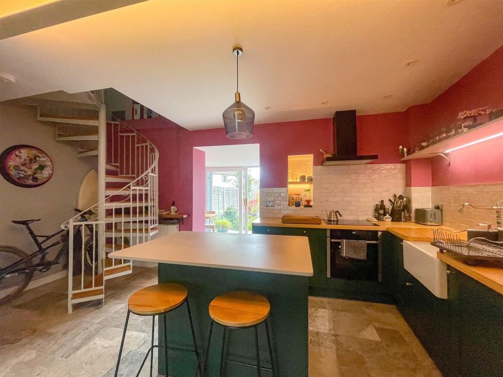 Property photo 3 of 14 Kitchen Area