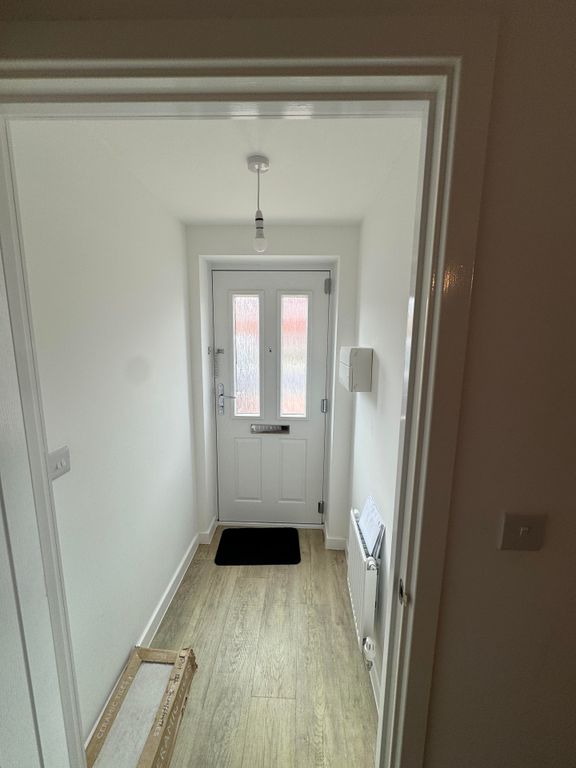 Property photo 2 of 10 Hallway