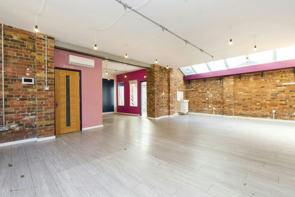 Property photo 1 of 10 15E6c318A43622c78c6Fde3A0835B0E358 Crown Works 04.Jpg