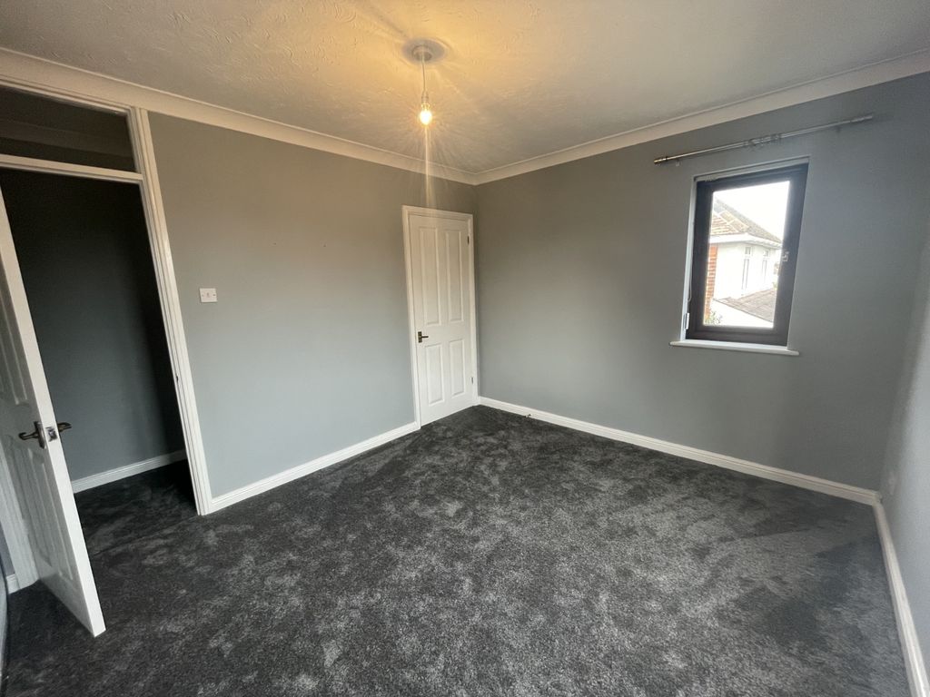Property photo 3 of 7 Bedroom