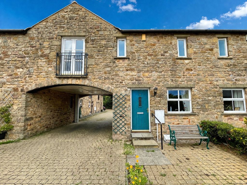Property photo 1 of 18 External