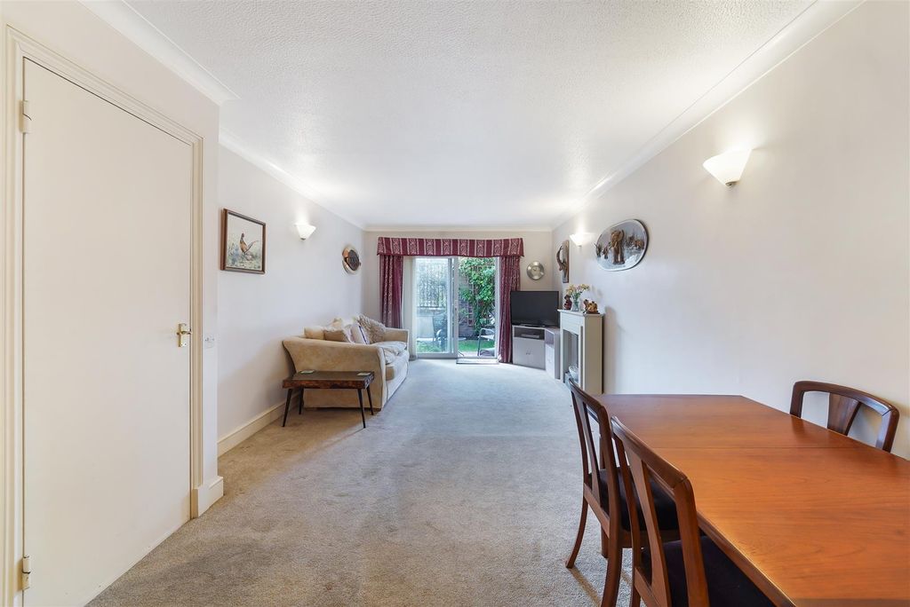 Property photo 2 of 10 Homewater House, Flat 2 (6).Jpg