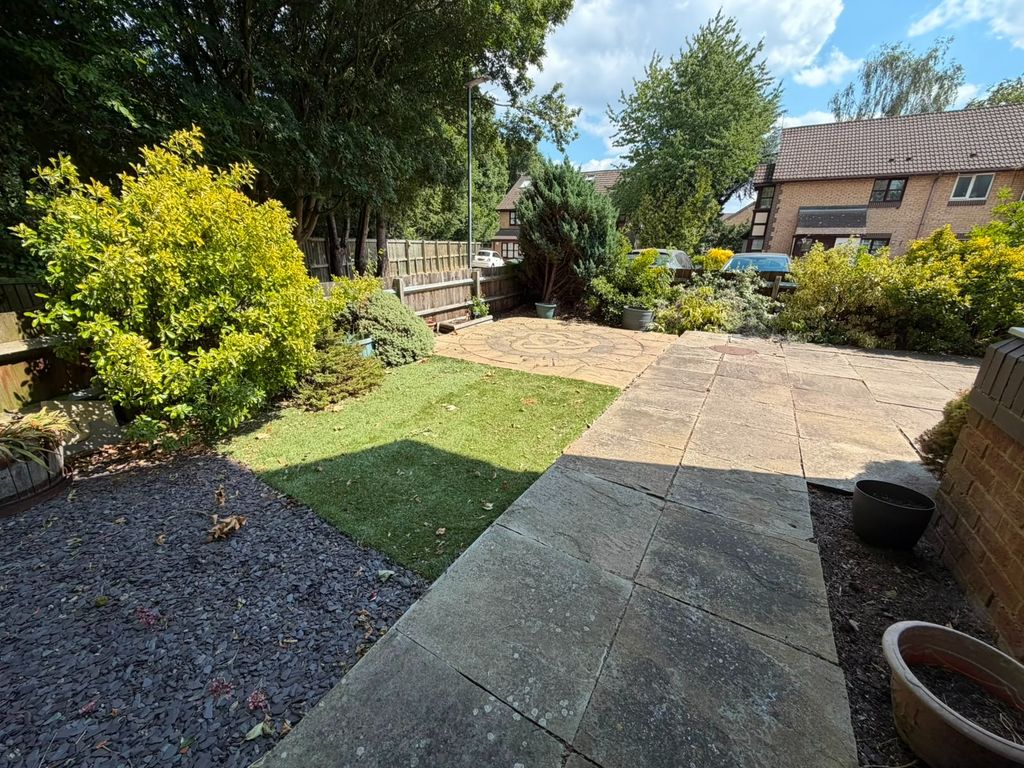 Property photo 2 of 5 Photo 5