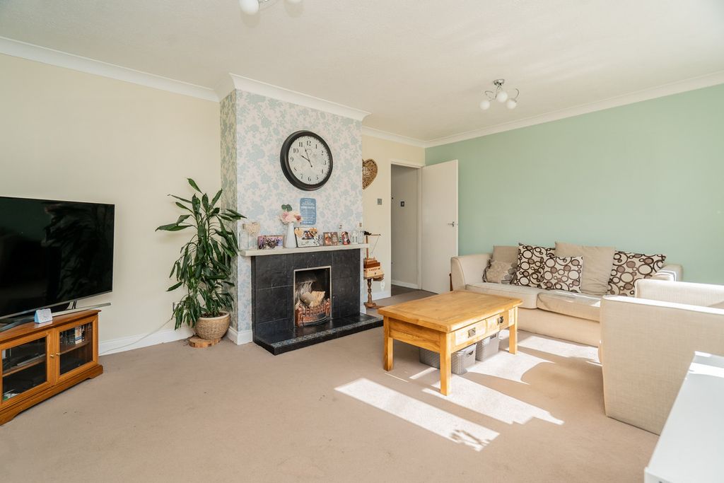 Property photo 3 of 15
