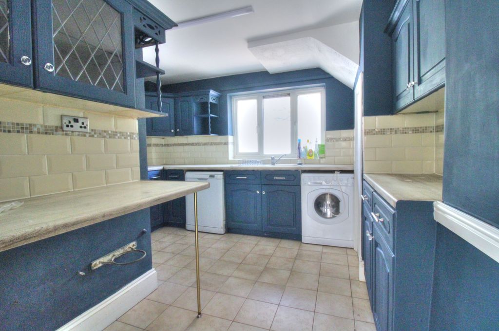 Property photo 3 of 13 Img_2213_4_5