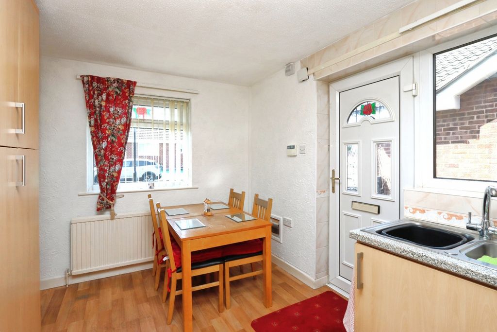 Property photo 3 of 13 Pbox-Img.Jpg