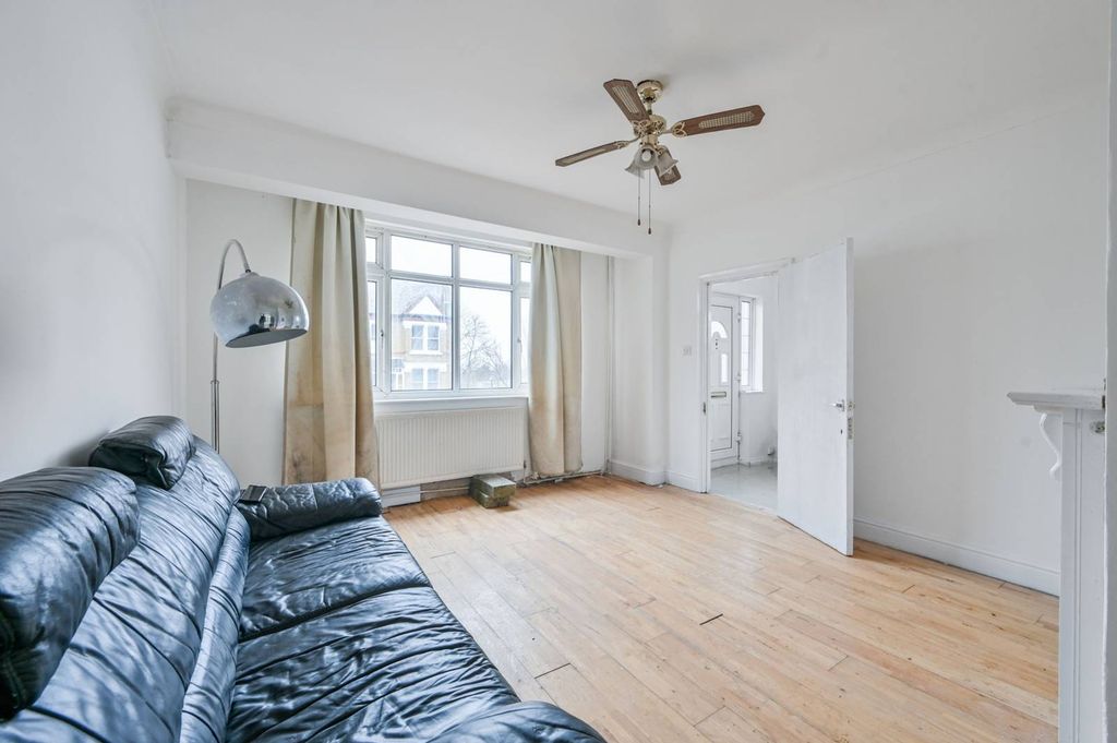 Property photo 1 of 5