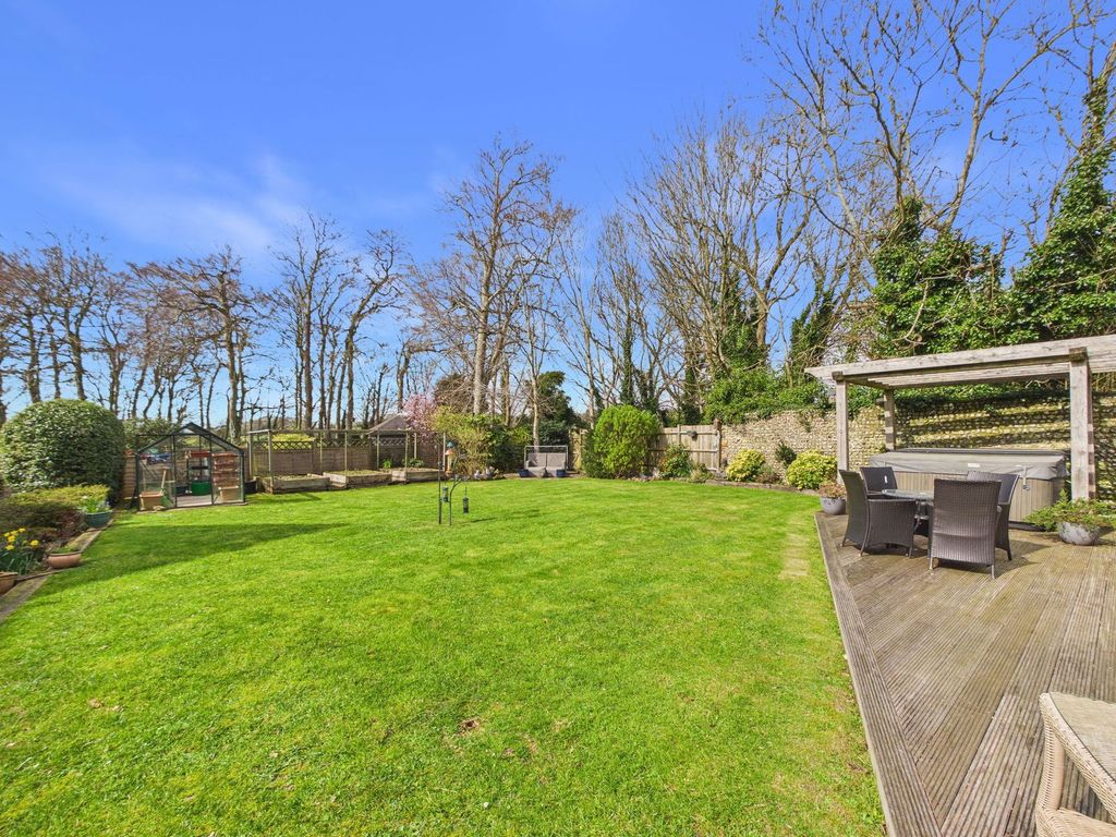 Property photo 2 of 37