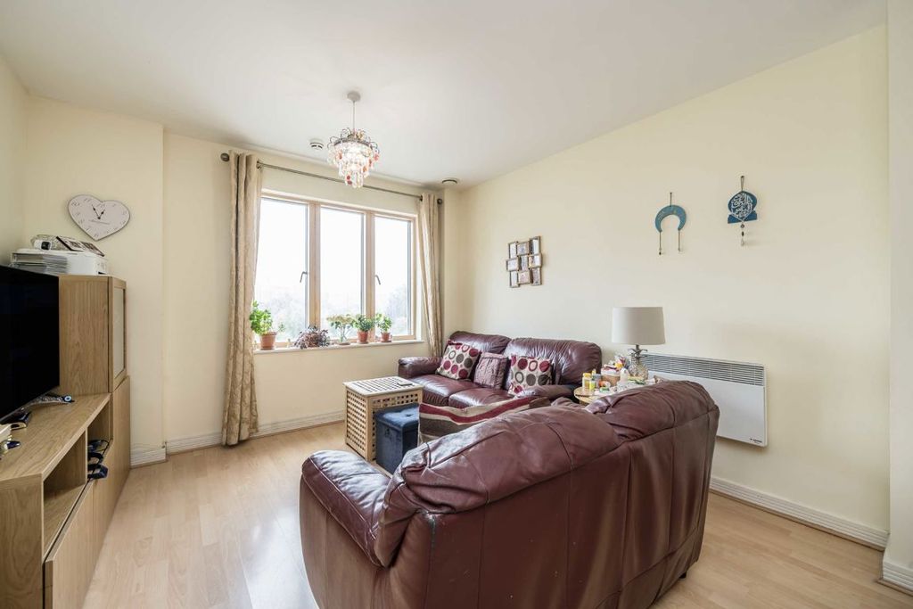 Property photo 3 of 5