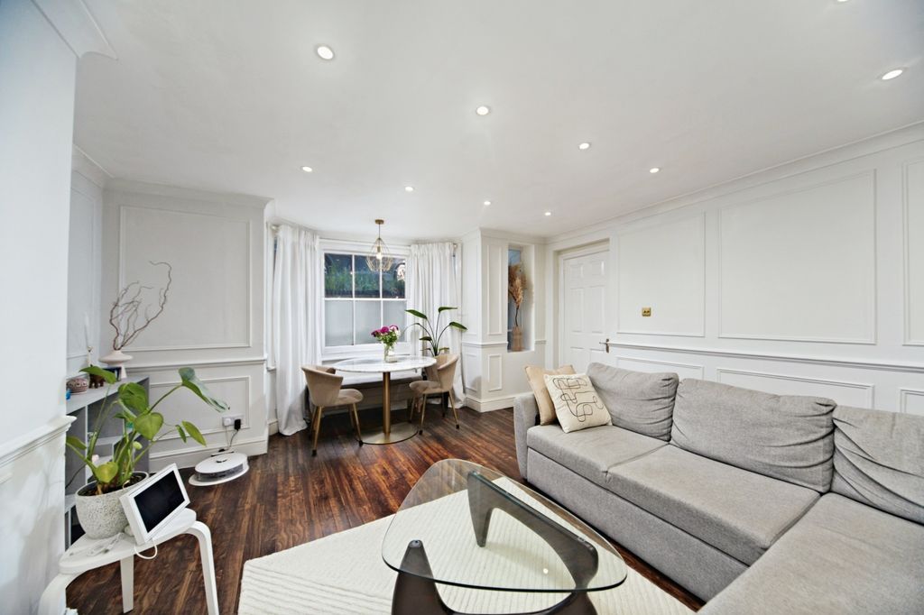 Property photo 3 of 18