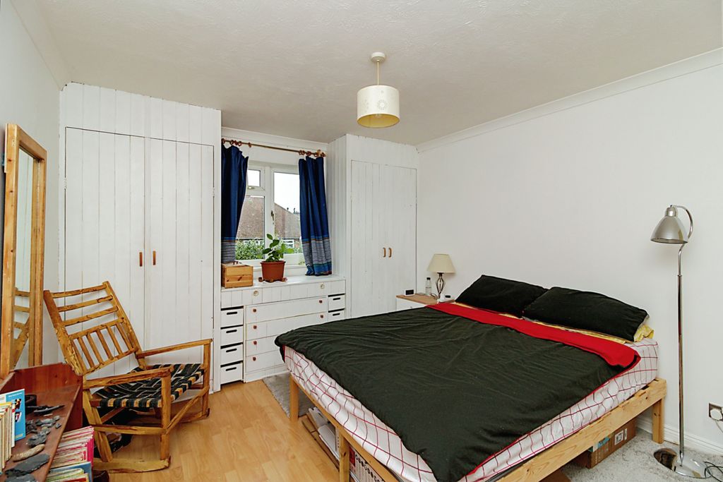 Property photo 3 of 7