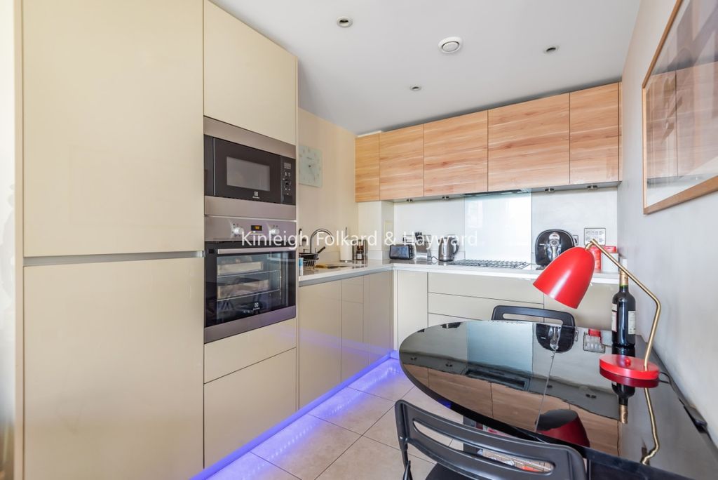 Property photo 1 of 7 c0Bb18Fd-5d38-4A41-A