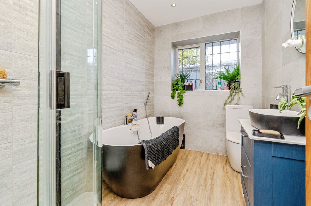 Property photo 3 of 17 Photography