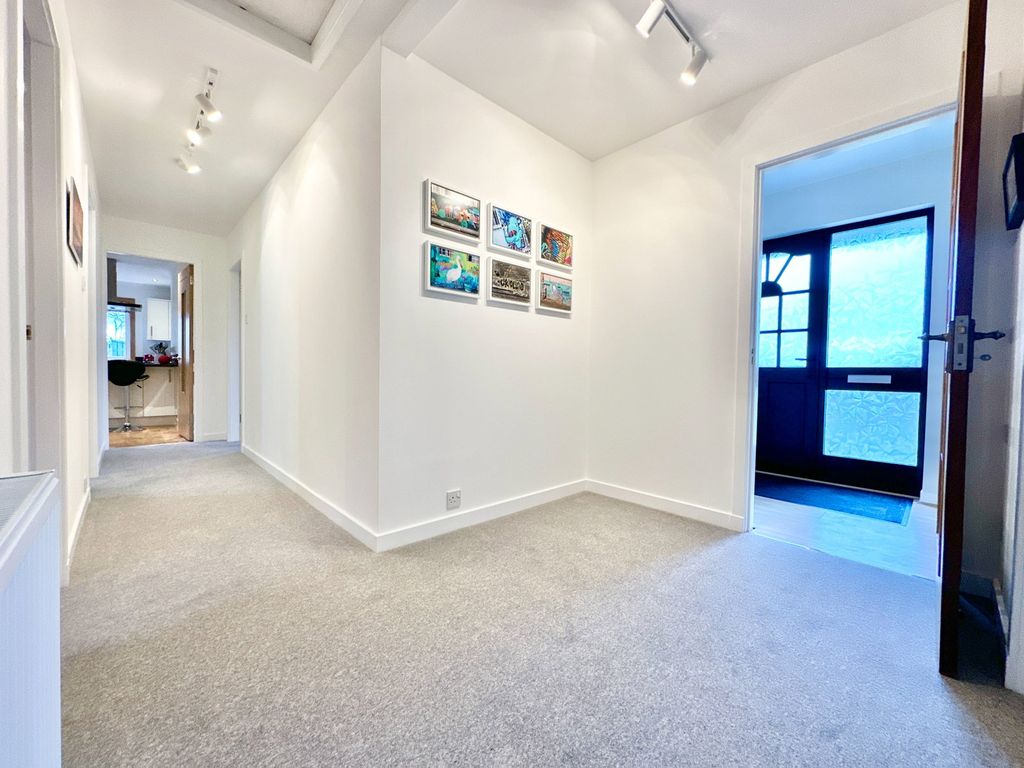 Property photo 2 of 37