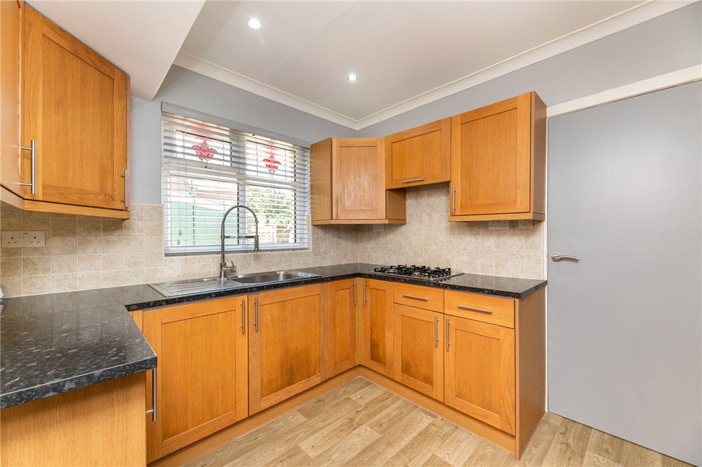 Property photo 3 of 19 Kitchen