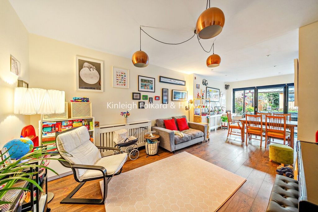 Property photo 2 of 22 Picture No. 32