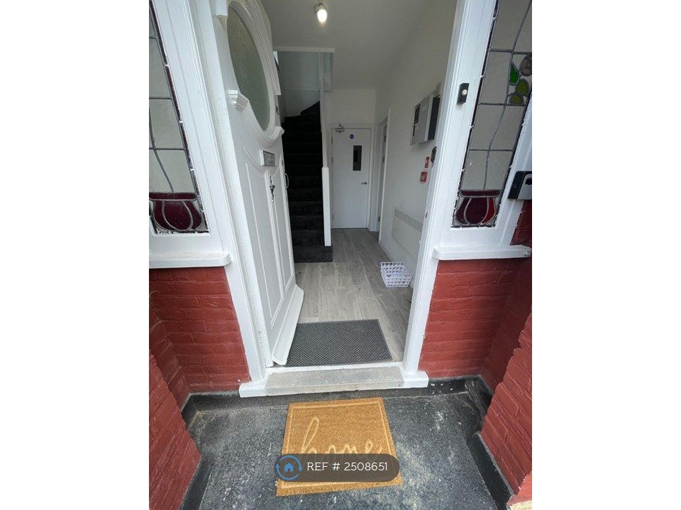 Property photo 2 of 27