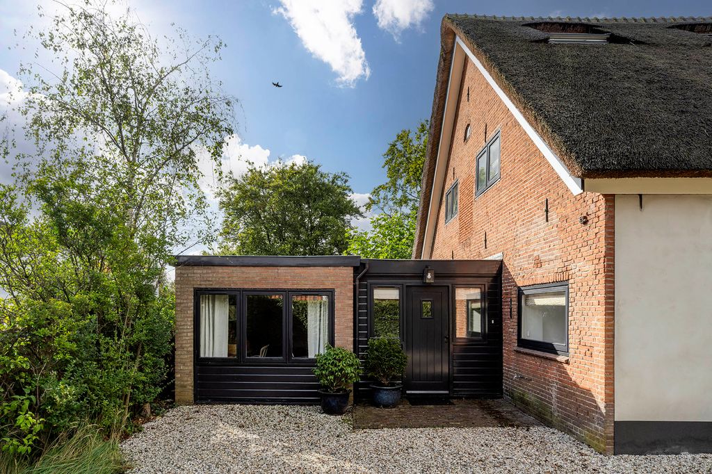 Property photo 3 of 41