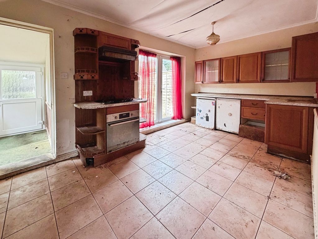 Property photo 3 of 11 Kitchen-Diner