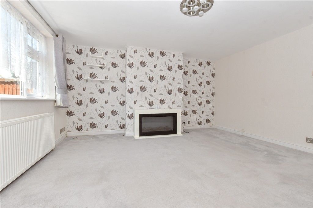 Property photo 2 of 4 Lounge
