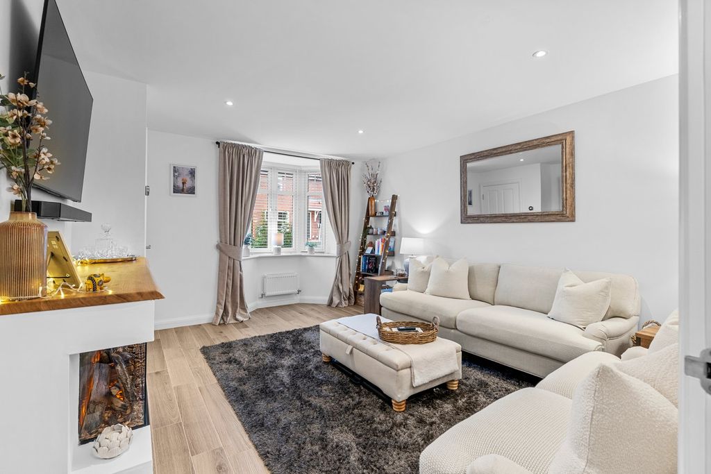 Property photo 2 of 40