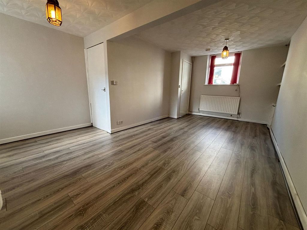 Property photo 3 of 20 52 Cardiff Road Troedyrhiw Take On (10).Jpeg