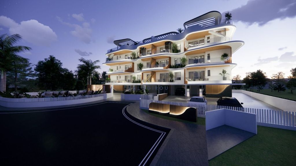 Property photo 3 of 14