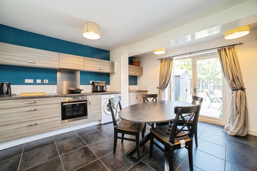 Property photo 3 of 22 Pbox-Img.Jpg