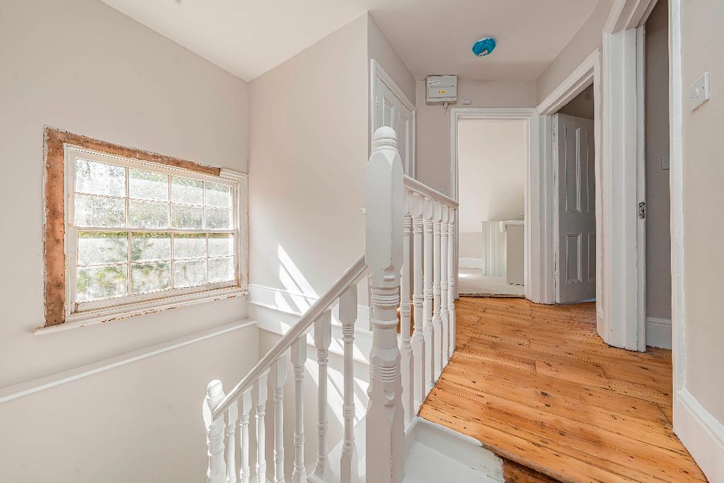 Additional image 10 of 2 bed flat for saleWorple Road, Epsom, Surrey KT18