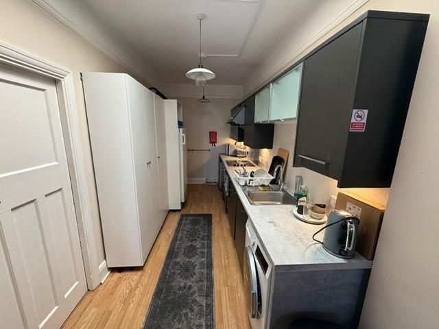 Property photo 2 of 6 Kitchen