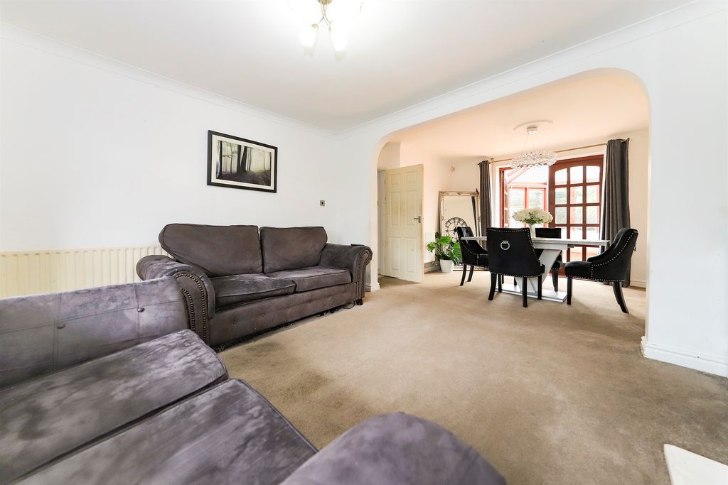 Property photo 3 of 18 Image