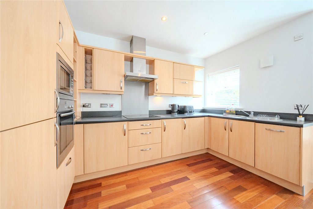 Property photo 3 of 10 Picture No. 28